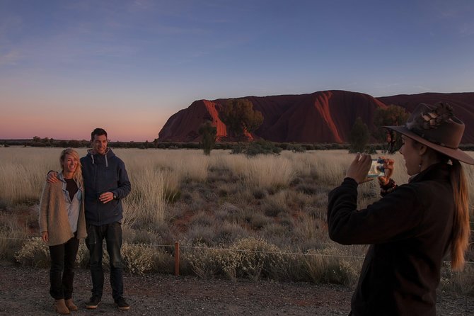 Highlights of Uluru Including Sunrise and Breakfast - Outback Picnic Breakfast Delight