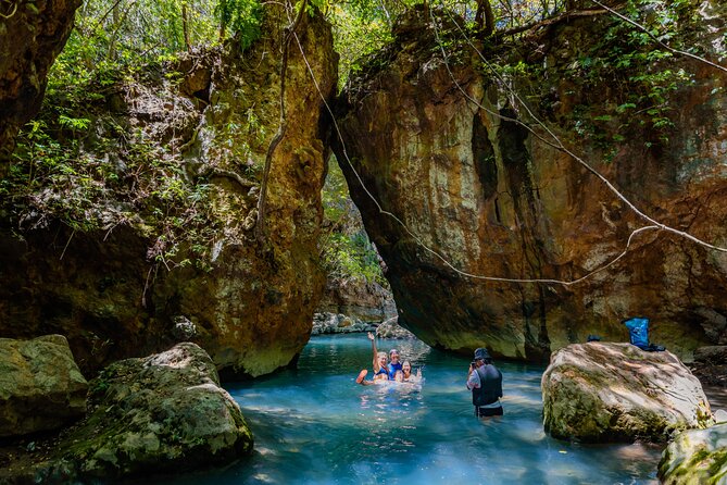 Hiking Tour of La Leona Waterfall With Lunch - Meeting and Pickup Information