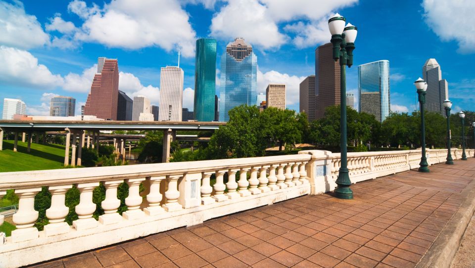 Houston: Sights of Downtown Smartphone Audio Walking Tour - Accessibility and Highlights