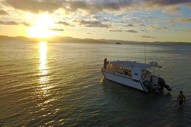 Large Group Catamaran Private Charter in Whitsunday Island - Dining Options and Catering