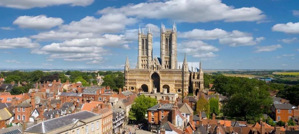 Lincoln: Private Guided Tour/Cathedral, Castle & Magna Carta - Highlights