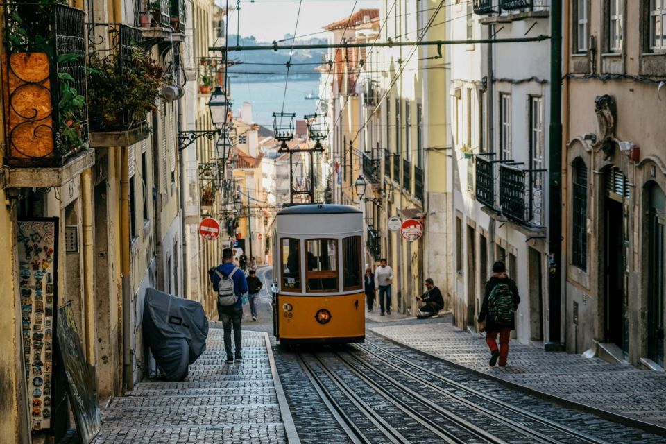 Lisbon: Private Sightseeing Tour in a Vintage Tuk Tuk - Inclusions