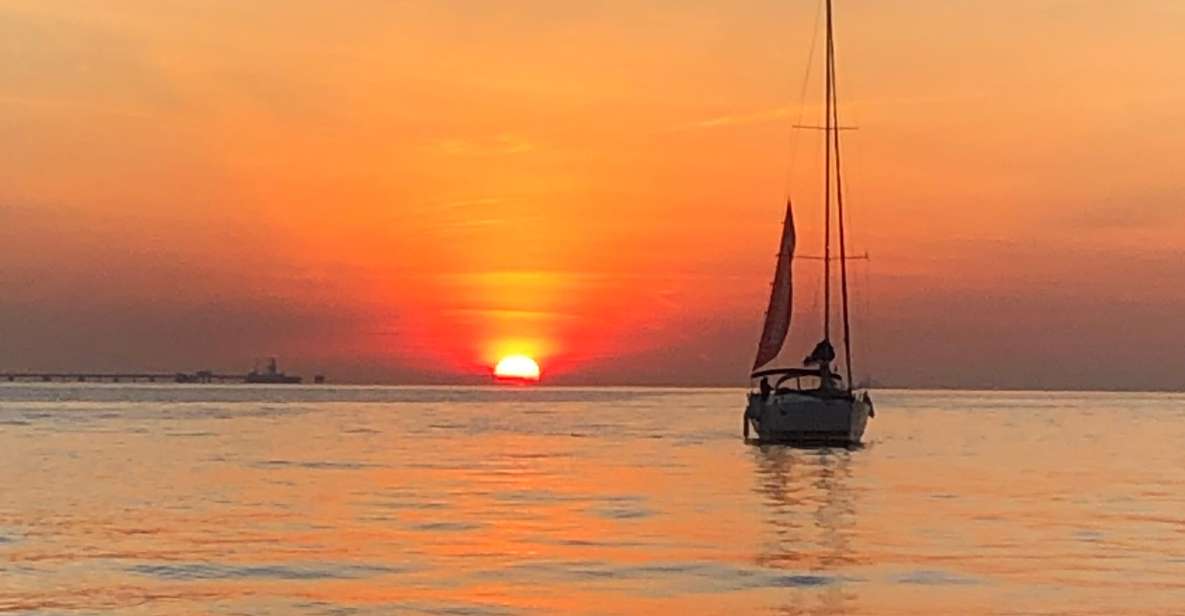 Lisbon: Sunset Cruise - Inclusions