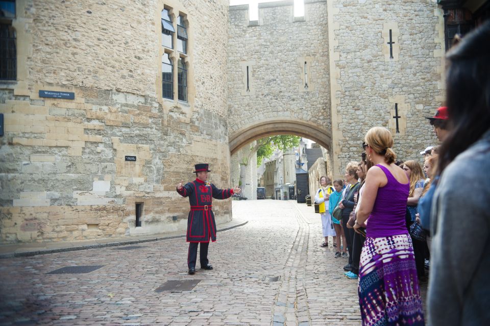 London: Tower of London, Thames Boat & Changing of the Guard - Itinerary