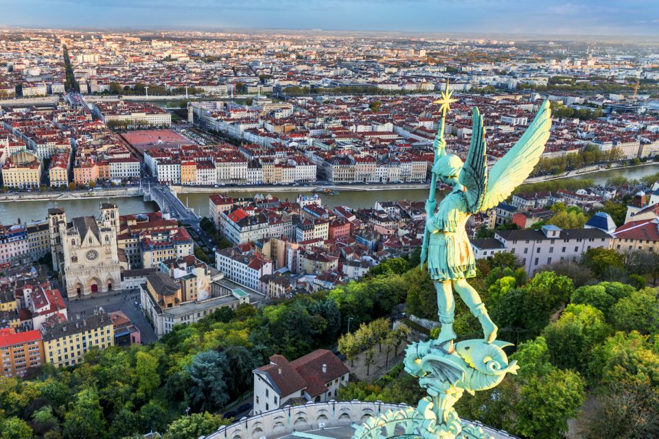 Lyon: First Discovery Walk and Reading Walking Tour - App Navigation and Features