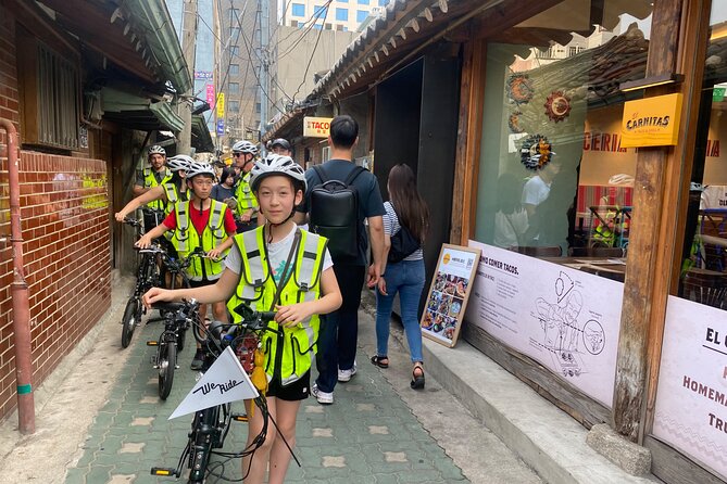 Market Food Tour & Evening E-bike Ride in Seoul - Safety and Equipment Essentials