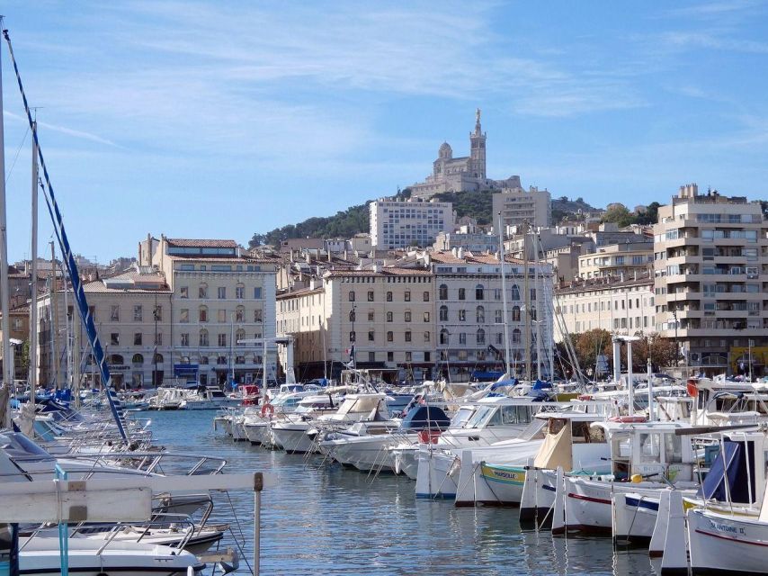 Marseille: Christmas Market Walking Tour - Language and Group Size