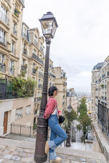 Montmartre Sacre Coeur Area Photoshoot by Paris Photographer - Exploring Sacre Coeur and Beyond