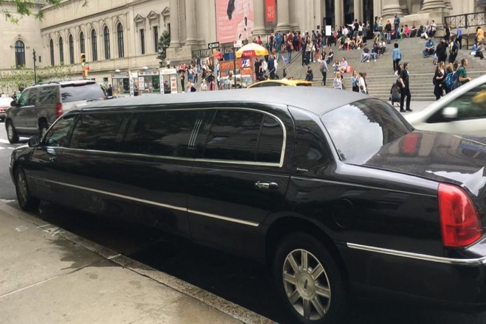 New York City: La Guardia Airport Private Limousine Transfer - Service Features