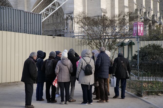 Notre Dame Outdoor Walking Tour With Crypt Entry - What to Bring