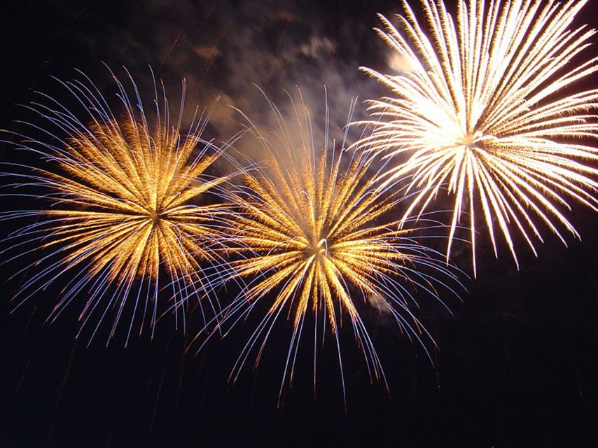 Oahu: Friday Night Fireworks Sail From Hilton Hawaiian Pier - Inclusions