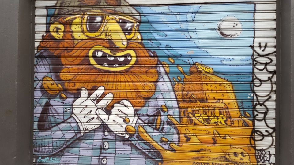 Paris: 2-Hour Street Art & Flea Market Tour - What to Bring and Wear