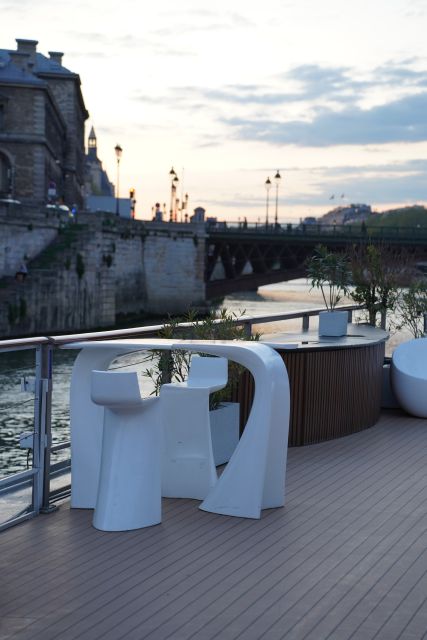 Paris: Gourmet Dinner Cruise on Seine River With Live Music - Reviews