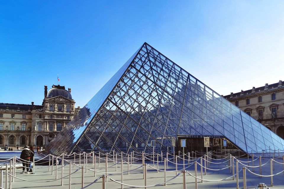 Paris - Louvre Pyramid : The Digital Audio Guide - The Audio Guide Experience