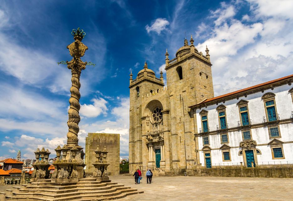 Porto: Private Architecture Tour With a Local Expert - Local Expert Guidance