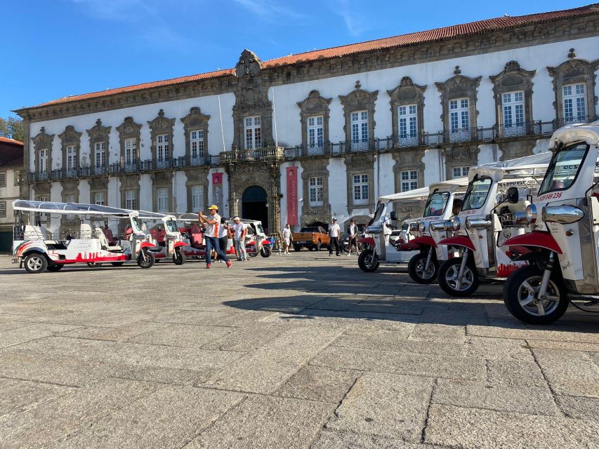 Porto: Tuk Tuk Tours With Wine Tasting - Historical Sites Visit