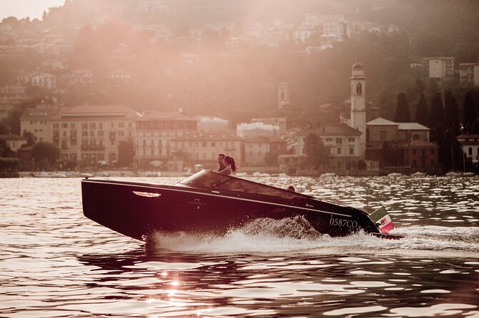 Private Boat Tour on the Lake Como - Relaxation and Refreshment