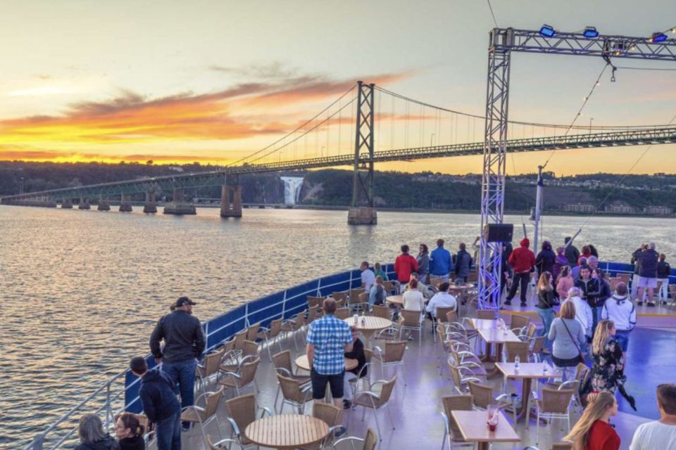 Québec City: Evening Cruise With Dance Floor and Live DJ - Onboard Entertainment