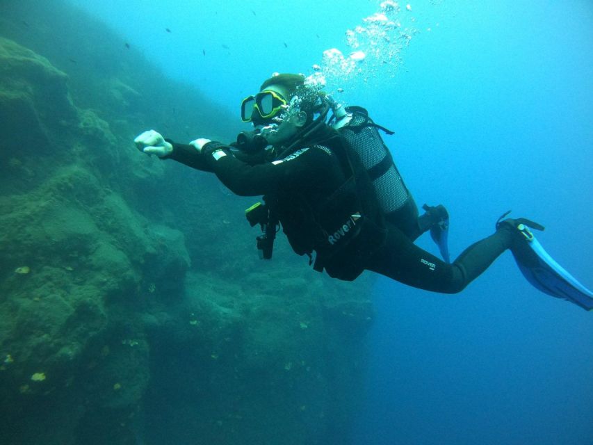 Santorini: Scuba Diving Experience in the Volcanic Caldera - Experience Description