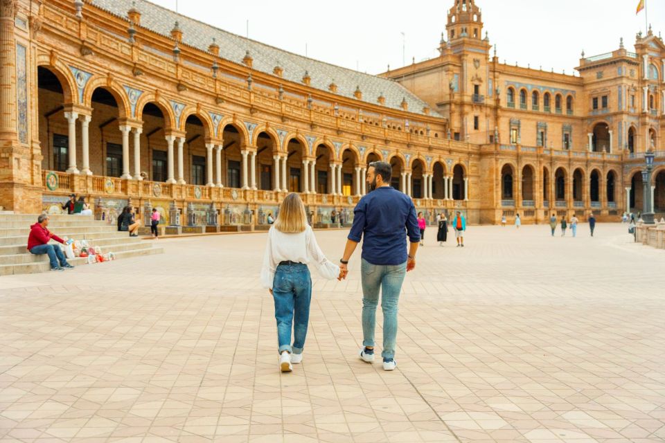 Seville: Professional Photoshoot at Plaza De España - Private Group and Highlights