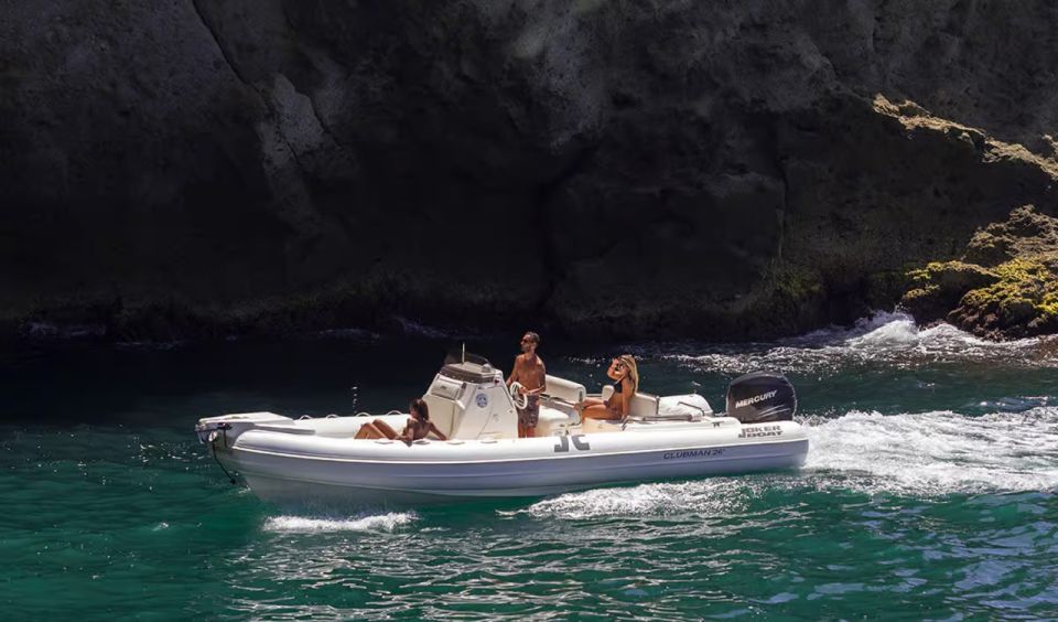 Sorrento/Positano: Capri Island RIB Boat Tour With Drinks - Boat Features