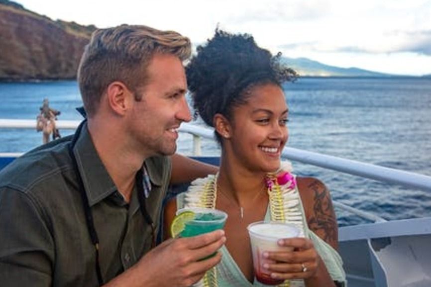 South Maui: Sunset Cruise With 4-Course Dinner and Drinks - Drink Selections Available