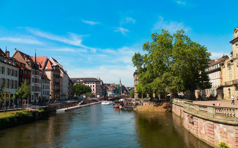 Strasbourg: Express Walk With a Local in 60 Minutes - Duration and Languages