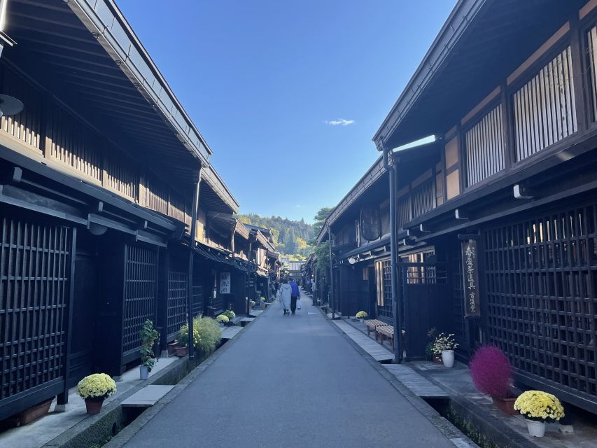 Takayama: Old Town Guided Walking Tour 45min. - Participant Information and Meeting Point