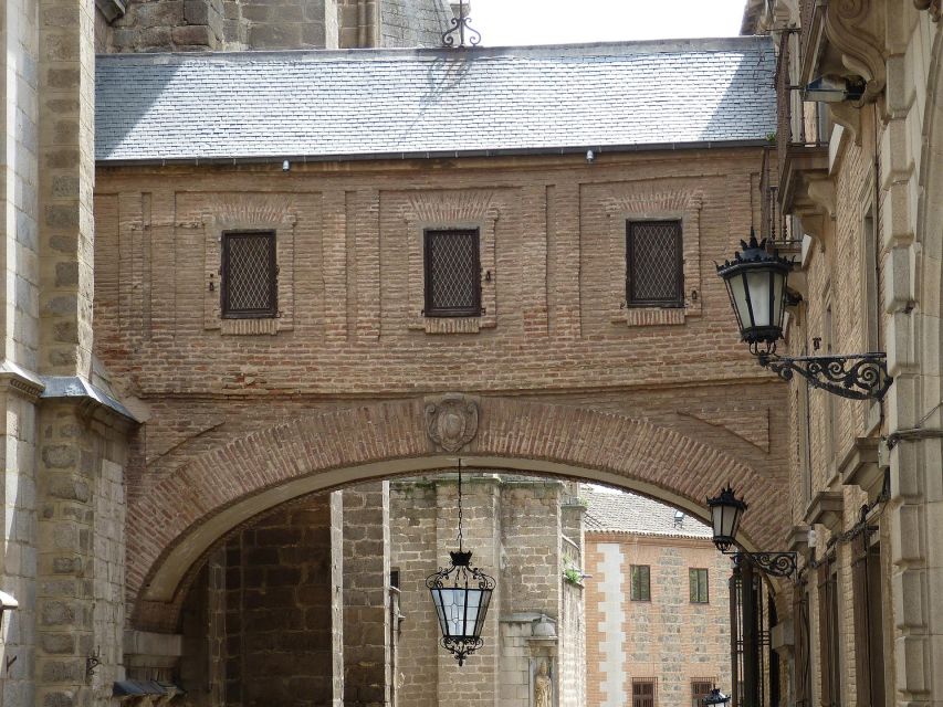 Toledo - Private Historic Walking Tour - Duration and Languages