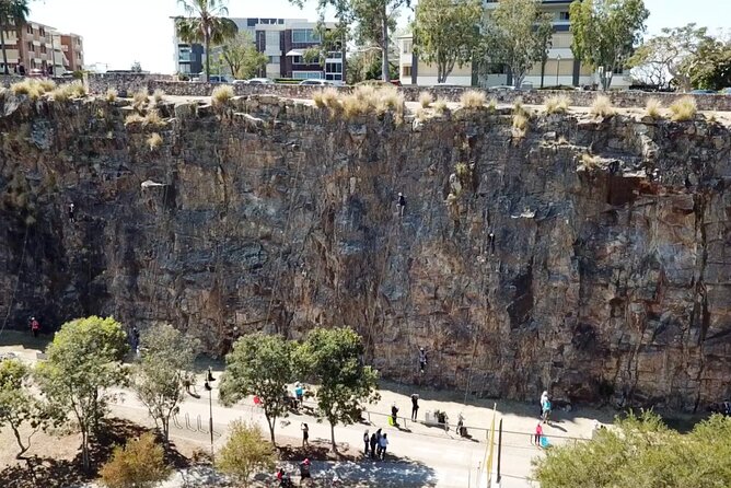 Twilight Rockclimb & Abseil Adventure in Kangaroo Point Cliffs - Safety First With Our Equipment