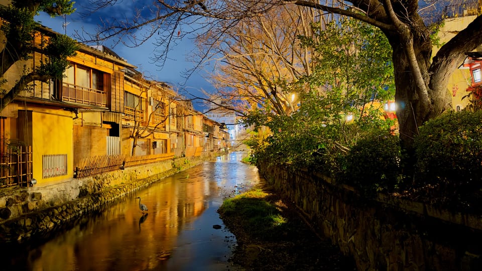 Ultimate Kyoto Walking Tour: Gion, Pontocho Yasaka & Secrets - Meeting Point and Logistics