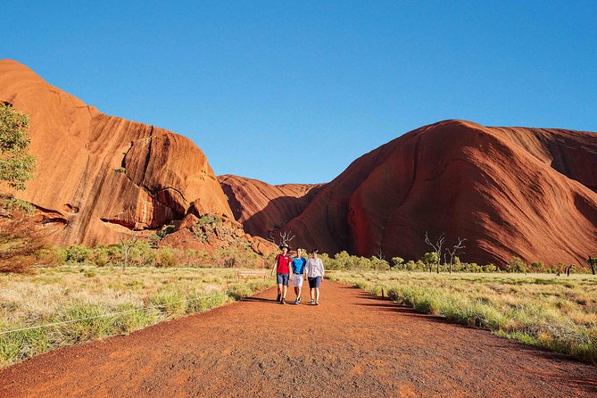 Uluru (Ayers Rock) Base and Sunset Half-Day Trip With Opt Outback BBQ Dinner - Experiencing Uluru at Sunset