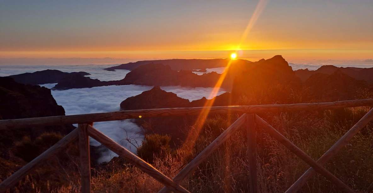 West Mountains Tour With Pico Do Arieiro Sunset and Dinner - Tour Duration and Languages