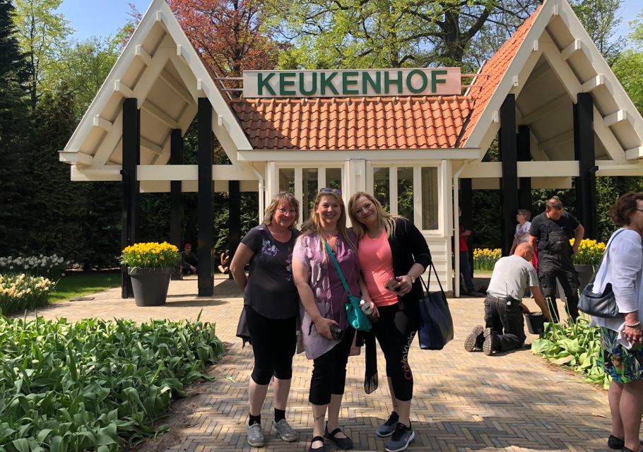 Amsterdam: Keukenhof Tulip Garden and Giethoorn Experience - Review Summary