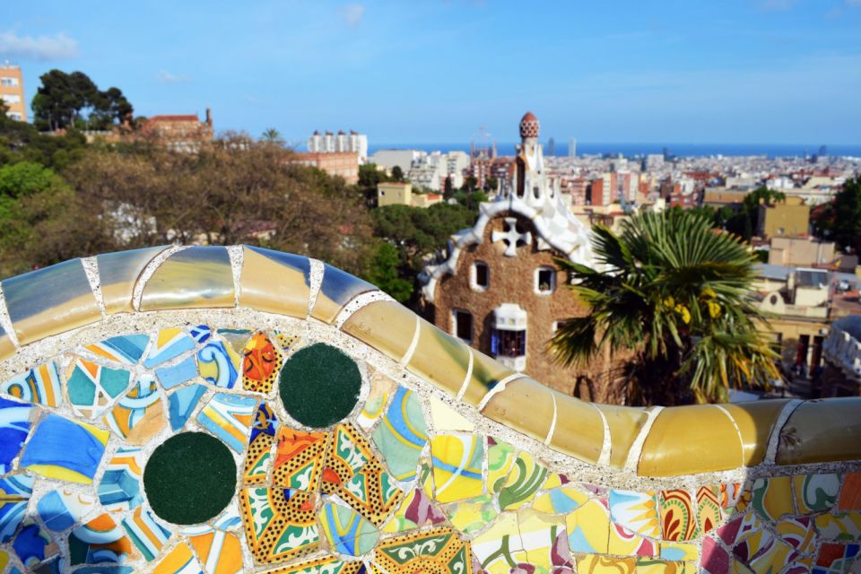 Barcelona & Park Güell: Private Half-Day Tour With Pickup - Tour Inclusions