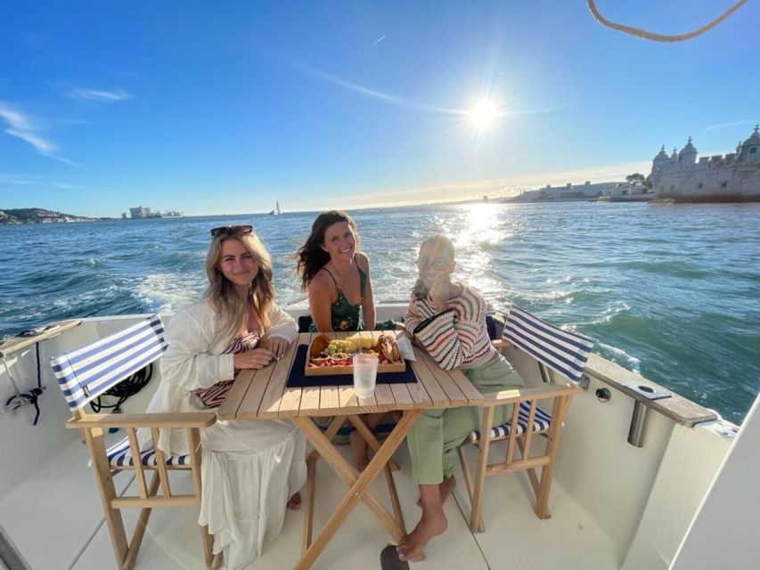 Boat Lisbon Sightseeing Tagus River | Food&Drinks | Diving - Sightseeing Experience Highlights