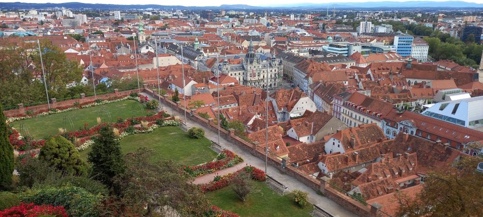 Highlights of Graz: Guided Walk - Landmarks: Cathedral & Mausoleum