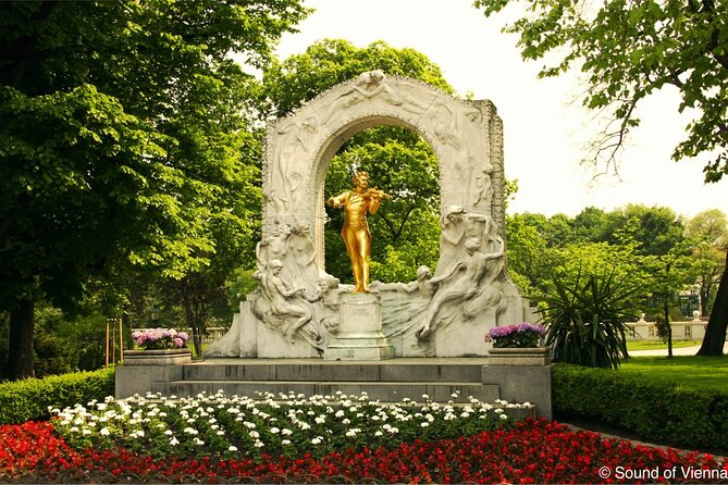 Kursalon Vienna: Johann Strauss and Mozart Concert - Performance Experience Insights