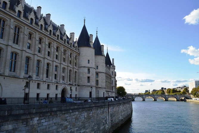 Notre Dame Quartier Sainte-Chapelle & Conciergerie 2H Private Tour in Paris - Background Information