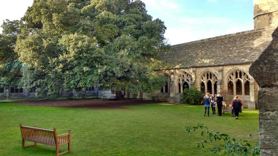 Oxford: University Tour for Prospective Students - Meeting Point