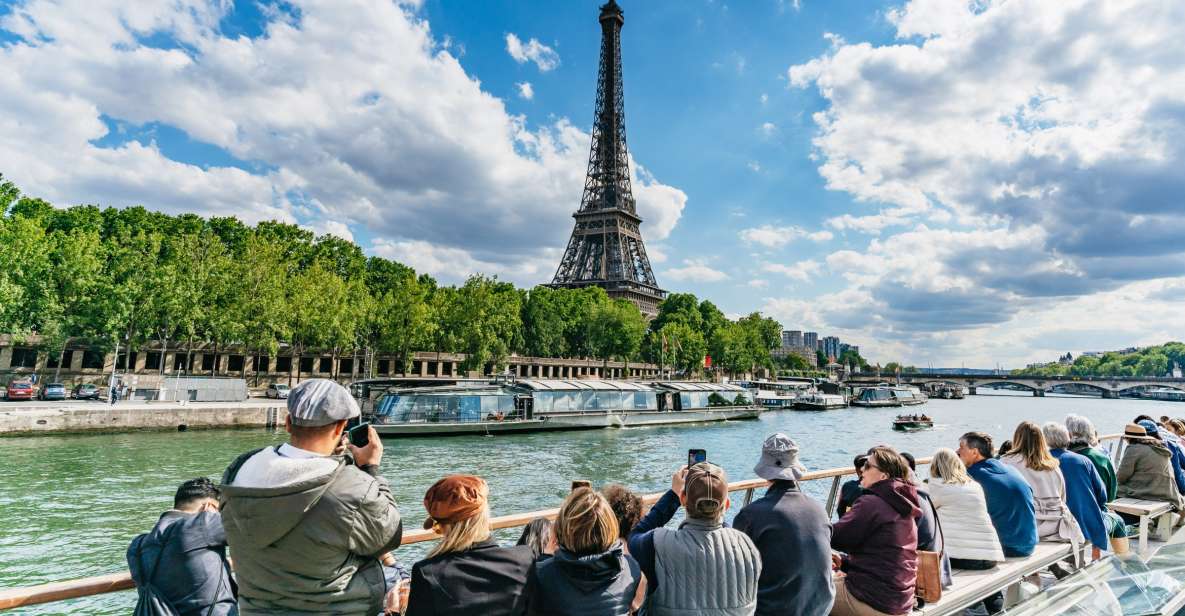 Paris: 1-Hour River Seine Cruise With Audio Commentary - Audio Commentary and Languages