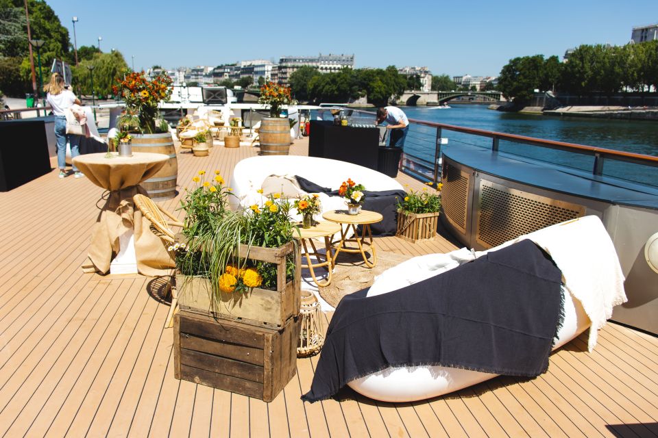 Paris: Gourmet Dinner Cruise on Seine River With Live Music - Customer Feedback