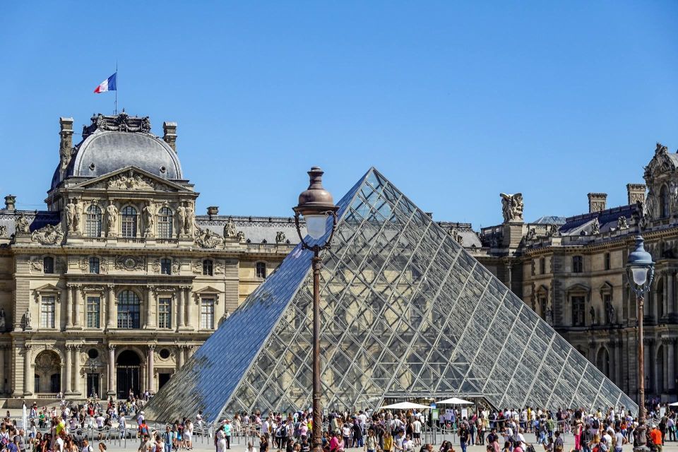 Paris - Louvre Pyramid : The Digital Audio Guide - What to Expect From Tour