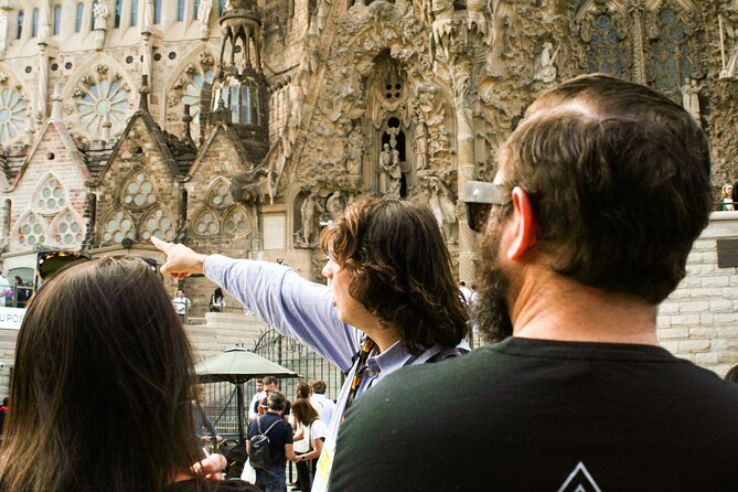 Sagrada Familia Small Group Guided Tour With Skip the Line Ticket - Ratings From Viator and Tripadvisor