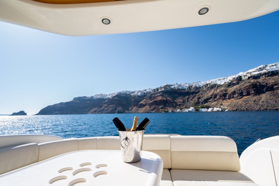 Santorini: Private Yacht Cruise With Open Bar and Meal - Customer Reviews and Testimonials