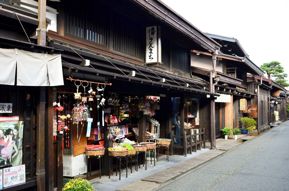 Takayama: Private Walking Tour With a Local Guide - Tour Description