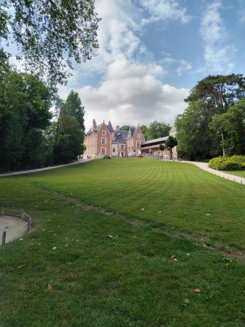 Clos Lucé: Da Vincis Castle Private Guided Tour With Ticket - Booking Details and Directions