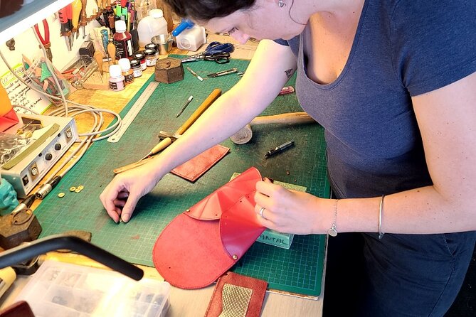 Creation of Personalized Leather Wallet in Arbonne - Arbonnes Leather Wallet Creation Process