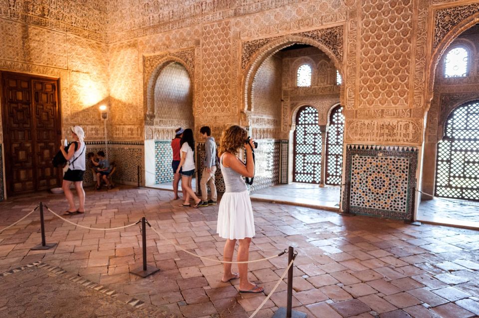 Fast-Track Alhambra & Nasrid Palaces Guided Tour - Important Information