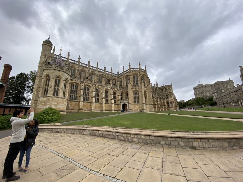 From London: Windsor Castle & Stonehenge Private Day Trip - Meeting Point